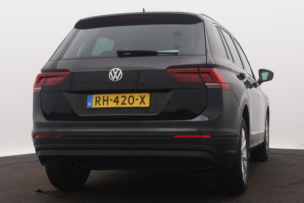 Volkswagen Tiguan 1.4 TSI ACT Comfortline Business line (NL-auto, Navi, StoelV, Addpt Cruise, Parkeersensoren V+A, Etc)