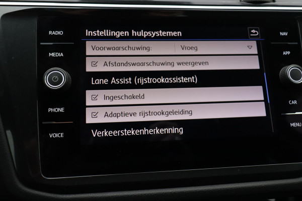 Volkswagen Tiguan 1.4 TSI ACT Comfortline Business line (NL-auto, Navi, StoelV, Addpt Cruise, Parkeersensoren V+A, Etc)