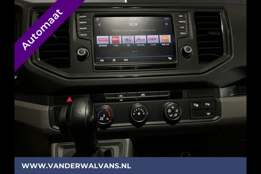 Volkswagen Crafter 2.0 TDI 177pk Automaat L3H3 L2H2 Euro6 Airco | 3000kg trekhaak | Camera | Navigatie | LED | Apple Carplay, Android Auto, Cruisecontrol, Parkeersensoren, Chauffeursstoel