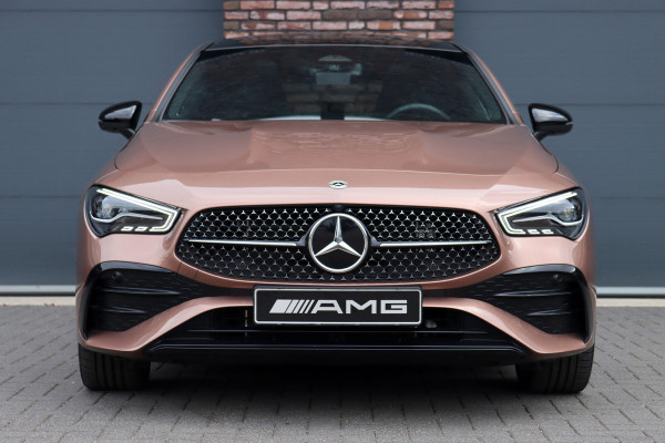 Mercedes-Benz CLA-Klasse 250 e AMG Line Aut8 | Panoramadak | Distronic | Memory | Burmester | Trekhaak | Keyless Go | Camera | Verwarmd Stuurwiel | Nightpakket |