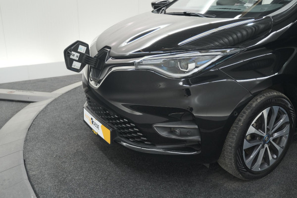 Renault ZOE R135 Intens 52 kWh | Koopaccu | Trekhaak | Camera | Pack Winter | 9.3 Inch Navigatiescherm | Dodehoekdetectie