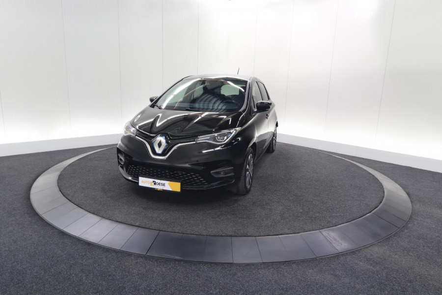 Renault ZOE R135 Intens 52 kWh | Koopaccu | Trekhaak | Camera | Pack Winter | 9.3 Inch Navigatiescherm | Dodehoekdetectie