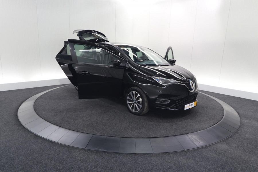 Renault ZOE R135 Intens 52 kWh | Koopaccu | Trekhaak | Camera | Pack Winter | 9.3 Inch Navigatiescherm | Dodehoekdetectie