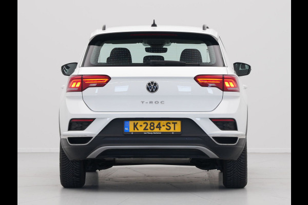 Volkswagen T-Roc 1.5 TSI 150pk DSG Style Navigatie Pdc Stoelverwarming Clima