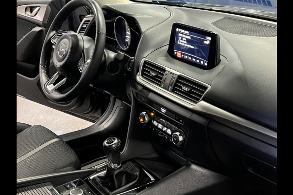 Mazda 3 2.0 SKYACTIV-G Exclusive | Cruise & Climate c. | Stoelverwarming | Parkeersensoren | Navigatie