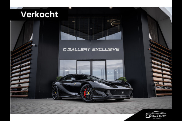 Ferrari 812 6.5 V12 Superfast HELE - Passenger Display | Lift l Black on Black