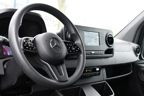 Mercedes-Benz Sprinter 317 1.9 CDI L2H2 RWD AMG Black Edition Camera, Cruise, 3500KG Trekhaak, Carplay, Automaat, 170PK, Standkachel, Multimedia, UNIEK!