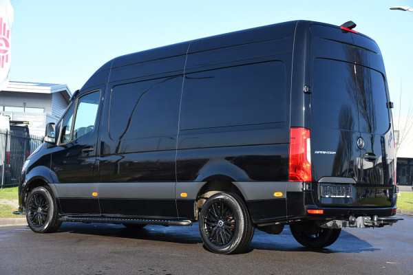 Mercedes-Benz Sprinter 317 1.9 CDI L2H2 RWD AMG Black Edition Camera, Cruise, 3500KG Trekhaak, Carplay, Automaat, 170PK, Standkachel, Multimedia, UNIEK!