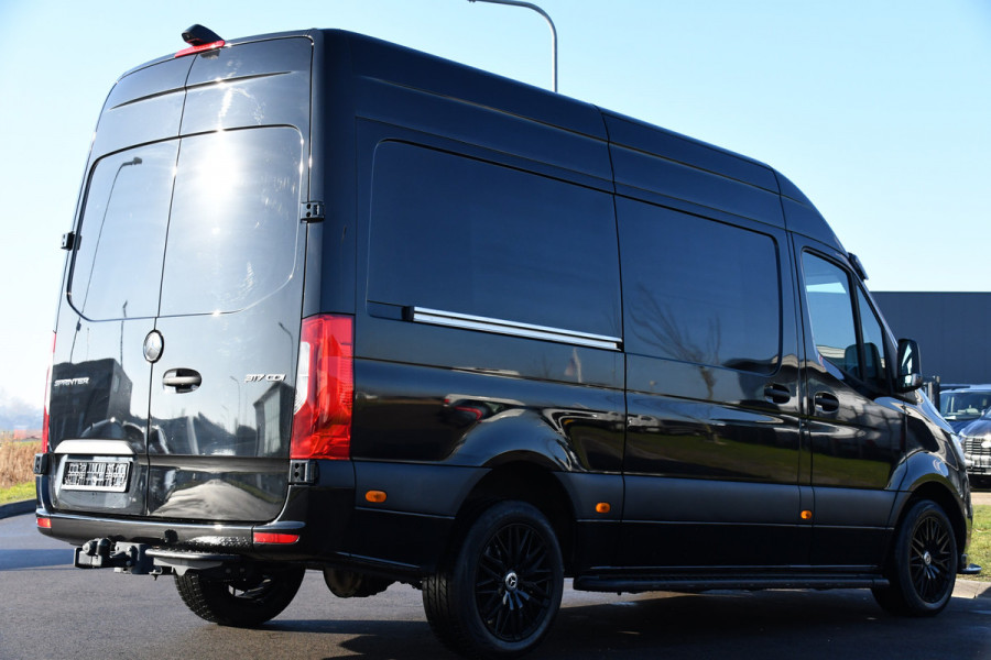 Mercedes-Benz Sprinter 317 1.9 CDI L2H2 RWD AMG Black Edition Camera, Cruise, 3500KG Trekhaak, Carplay, Automaat, 170PK, Standkachel, Multimedia, UNIEK!