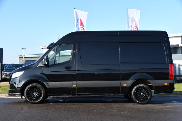 Mercedes-Benz Sprinter 317 1.9 CDI L2H2 RWD AMG Black Edition Camera, Cruise, 3500KG Trekhaak, Carplay, Automaat, 170PK, Standkachel, Multimedia, UNIEK!