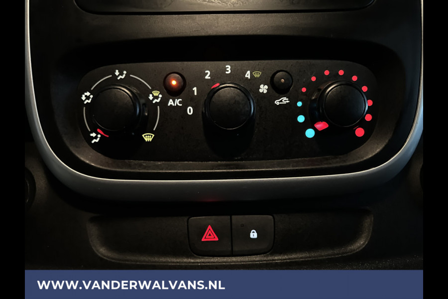 Renault Trafic 1.6 dCi L1H1 Euro6 Airco | Imperiaal | Navigatie | Trekhaak | Cruisecontrol | Parkeersensoren Bijrijdersbank