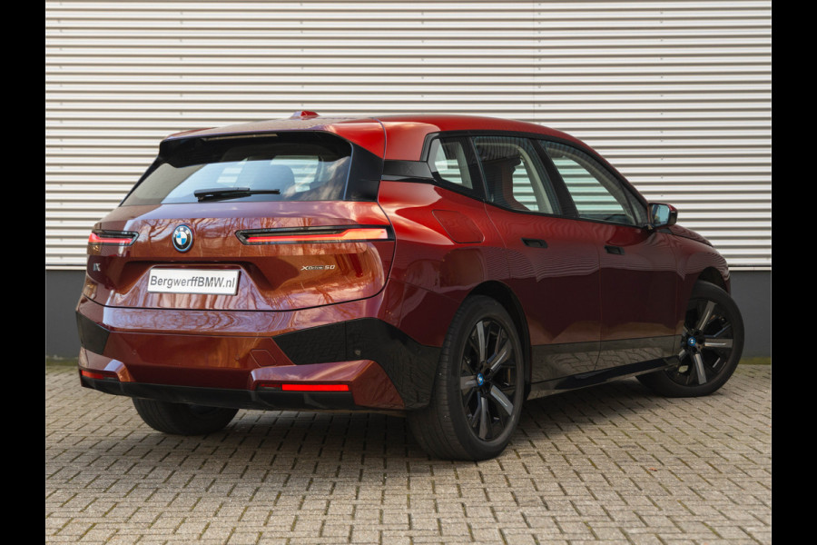 BMW iX xDrive50 - Luchtvering - Integral Active Steering - Driving Ass Prof - Harman Kardon