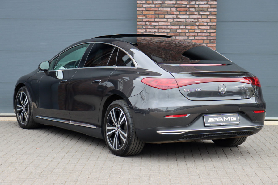 Mercedes-Benz EQE 300 Premium+ AMG Line 89 kWh | Hyperscreen | Distronic+ | Panoramadak | Memory | Burmester | Digital Light | Keyless Go | Leder | Luchtkwaliteitspakket | Augmented Reality |