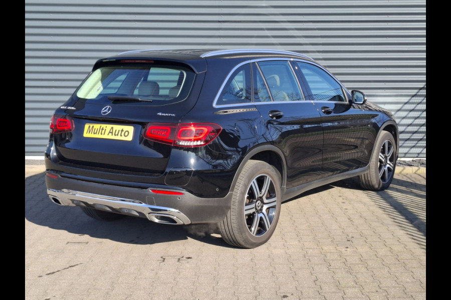 Mercedes-Benz GLC 300e 4MATIC Premium Plug in Hybrid 320pk PHEV | Adaptive Cruise | Apple Carplay | Lederen Sportstoelen | Camera | L.M. 19" | Sfeerverlichting | Multi Beam LED | Stoelverwarming | DAB | Navigatie |