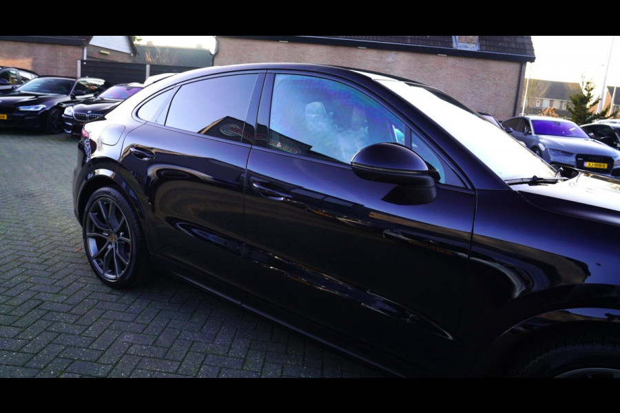 Porsche Cayenne Coupé 3.0 E-Hybrid | Panorama | Luchtvering | Porsche Active Save | Massage | 21 inch | Adaptieve Cruise | Carbon