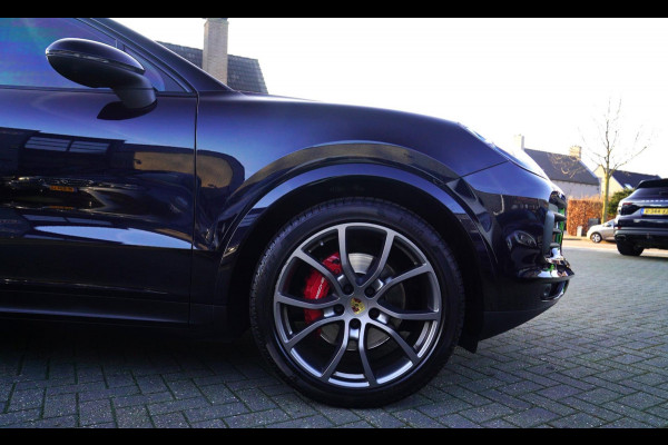 Porsche Cayenne Coupé 3.0 E-Hybrid | Panorama | Luchtvering | Porsche Active Save | Massage | 21 inch | Adaptieve Cruise | Carbon