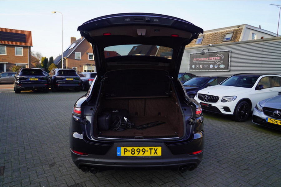 Porsche Cayenne Coupé 3.0 E-Hybrid | Panorama | Luchtvering | Porsche Active Save | Massage | 21 inch | Adaptieve Cruise | Carbon