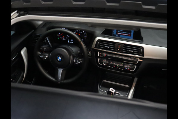 BMW 1-serie 118i M Sport [SCHUIFKANTELDAK, M-STUUR, VOL LEDER, PDC, CRUISE CONTROL, LED, NAVIGATIE, NIEUWSTAAT]