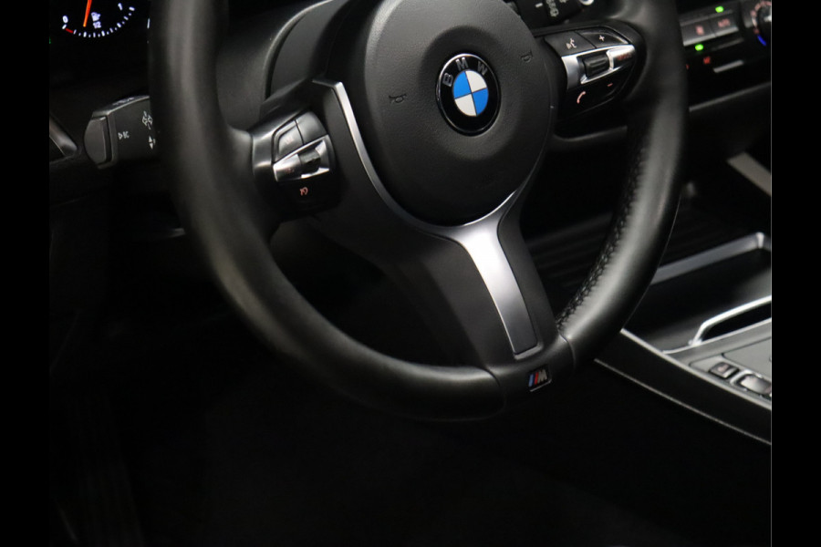 BMW 1-serie 118i M Sport [SCHUIFKANTELDAK, M-STUUR, VOL LEDER, PDC, CRUISE CONTROL, LED, NAVIGATIE, NIEUWSTAAT]