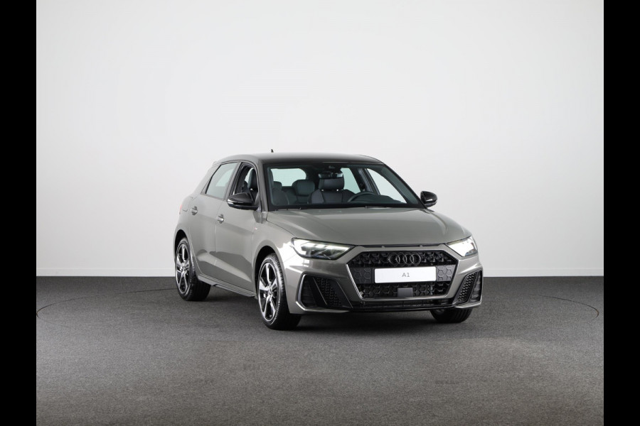 Audi A1 Sportback 25 TFSI S edition MMi navigatie Plus, optiekpakket zwart plus, Audi Soundsysteem, contrastpakket