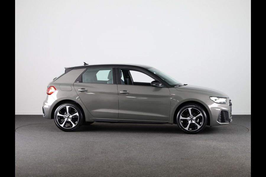 Audi A1 Sportback 25 TFSI S edition MMi navigatie Plus, optiekpakket zwart plus, Audi Soundsysteem, contrastpakket