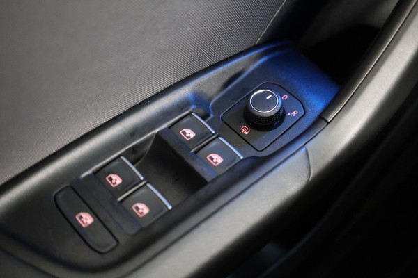 Audi A1 Sportback 25 TFSI S edition MMi navigatie Plus, optiekpakket zwart plus, Audi Soundsysteem, contrastpakket