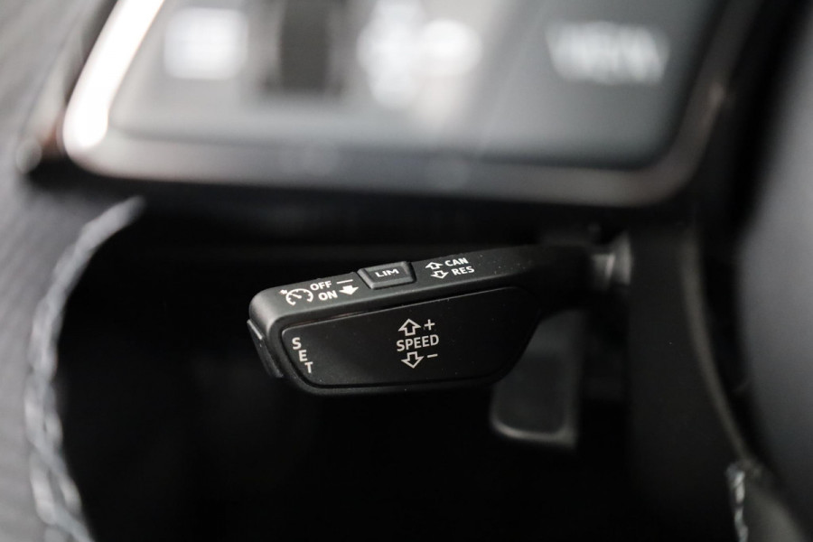 Audi A1 Sportback 25 TFSI S edition MMi navigatie Plus, optiekpakket zwart plus, Audi Soundsysteem, contrastpakket