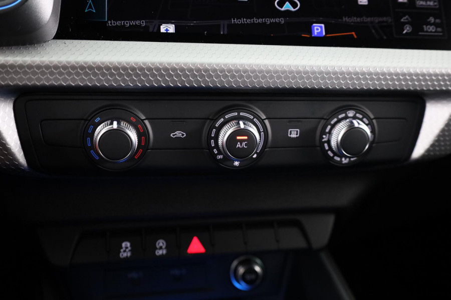 Audi A1 Sportback 25 TFSI S edition MMi navigatie Plus, optiekpakket zwart plus, Audi Soundsysteem, contrastpakket