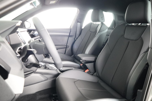 Audi A1 Sportback 25 TFSI S edition MMi navigatie Plus, optiekpakket zwart plus, Audi Soundsysteem, contrastpakket