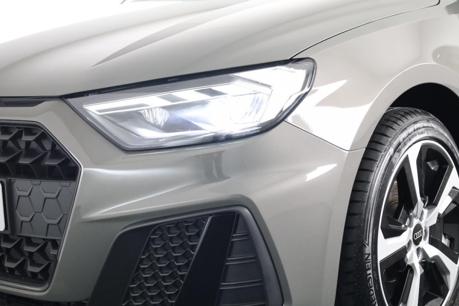 Audi A1 Sportback 25 TFSI S edition MMi navigatie Plus, optiekpakket zwart plus, Audi Soundsysteem, contrastpakket