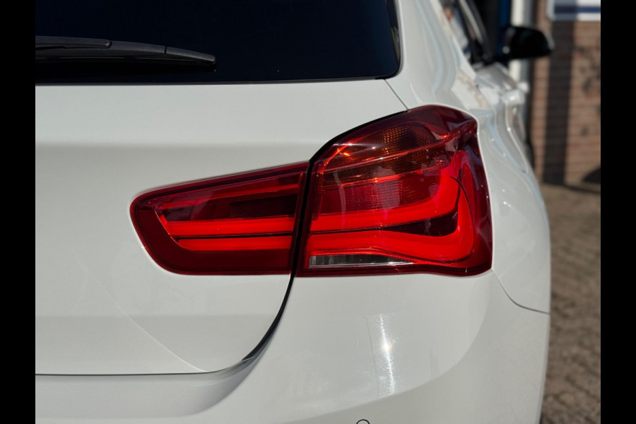 BMW 1-serie 118i Executive 2018 NAVI CLIMA LM NAP