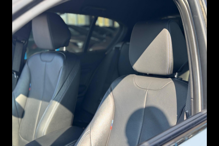 BMW 1-serie 118i Executive 2018 NAVI CLIMA LM NAP