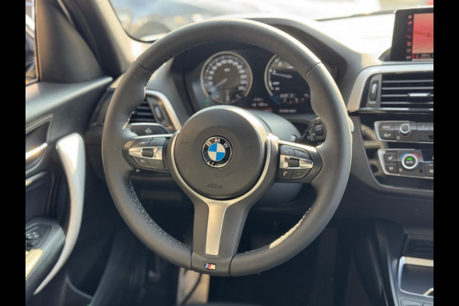 BMW 1-serie 118i Executive 2018 NAVI CLIMA LM NAP
