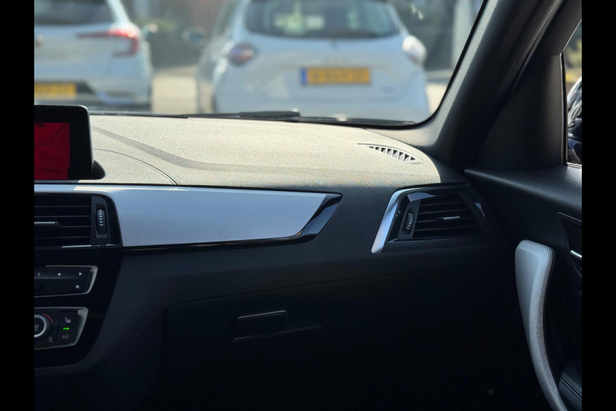BMW 1-serie 118i Executive 2018 NAVI CLIMA LM NAP