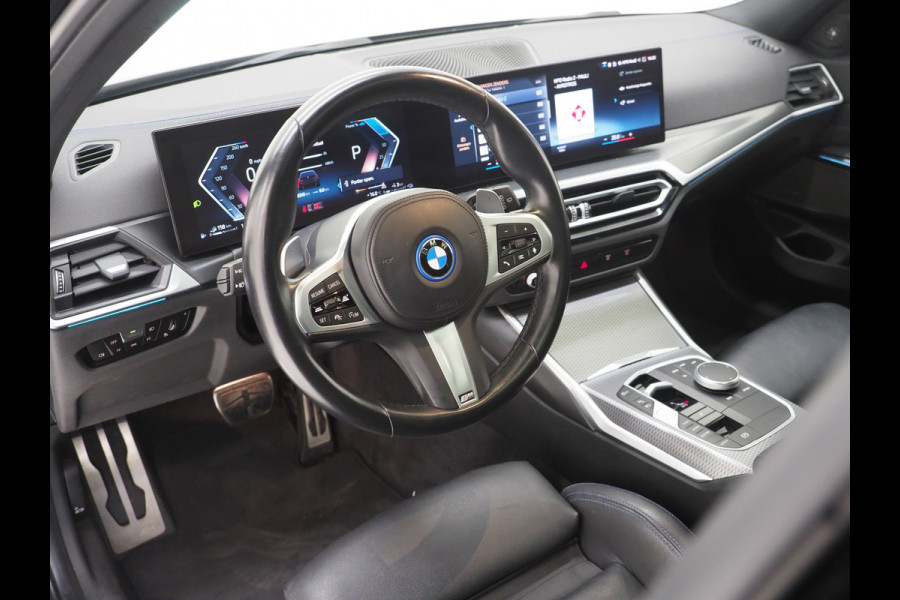 BMW 3 Serie Touring 330e M-Sport LCI | M-Sportstoelen | Panoramadak | Harman/Kardon | Adaptive Cruise | Keyless