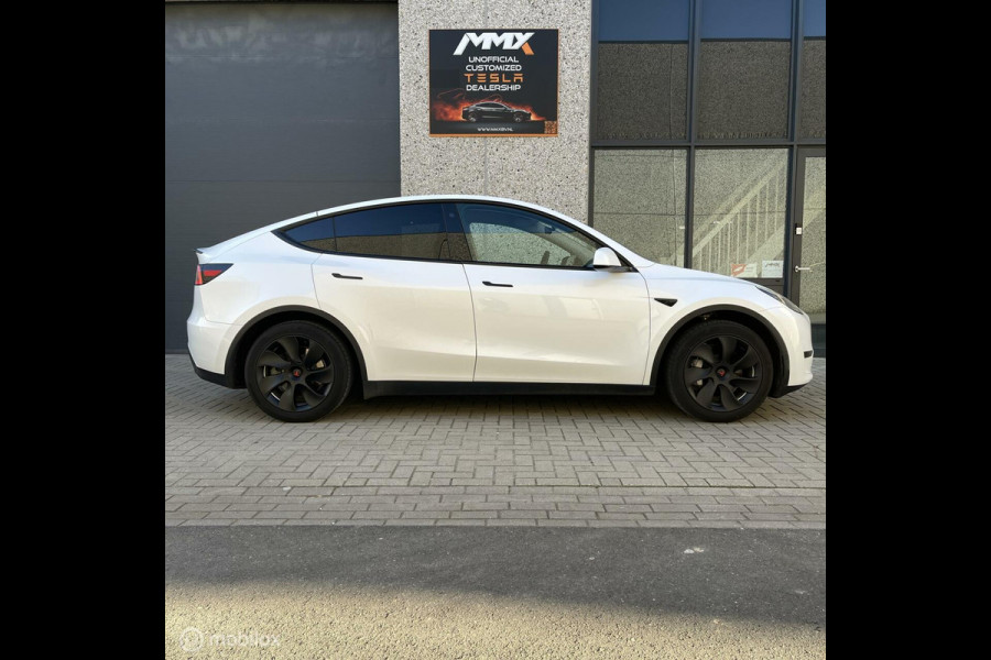 Tesla Model Y Wit 2023 RWD MMX PACK