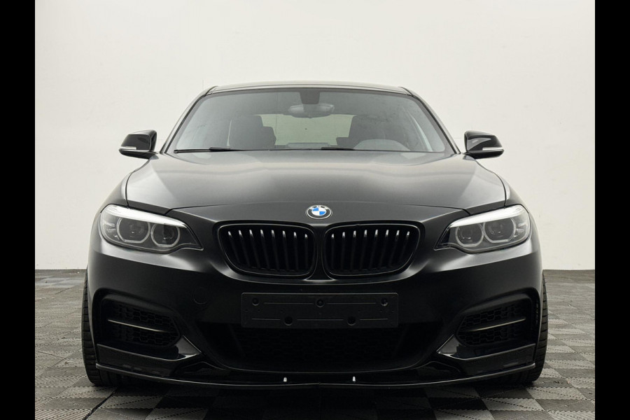 BMW 2 Serie Coupé M240i 375pk Performance SATIN BLACK (carbon,LED,navi,alcantara,20 inch)