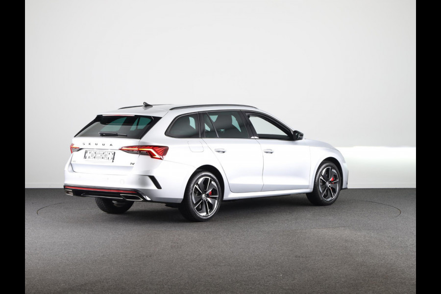 Škoda Octavia Combi 1.4 TSI RS iV PHEV Business 245pk | Head Up display | Verwarmbare voorstoelen | Matrix koplampen | Verwarmbare voorruit