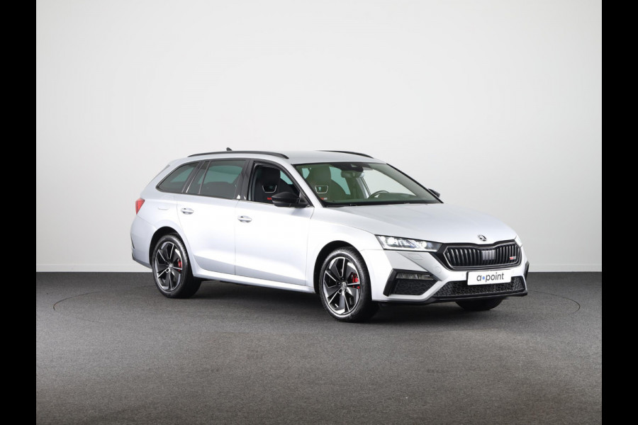 Škoda Octavia Combi 1.4 TSI RS iV PHEV Business 245pk | Head Up display | Verwarmbare voorstoelen | Matrix koplampen | Verwarmbare voorruit