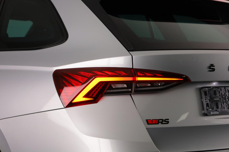 Škoda Octavia Combi 1.4 TSI RS iV PHEV Business 245pk | Head Up display | Verwarmbare voorstoelen | Matrix koplampen | Verwarmbare voorruit