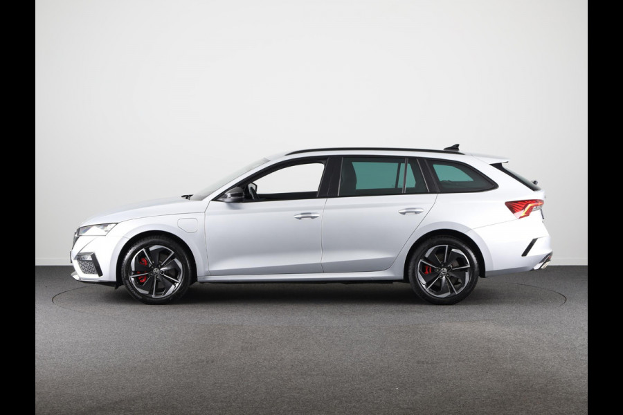 Škoda Octavia Combi 1.4 TSI RS iV PHEV Business 245pk | Head Up display | Verwarmbare voorstoelen | Matrix koplampen | Verwarmbare voorruit