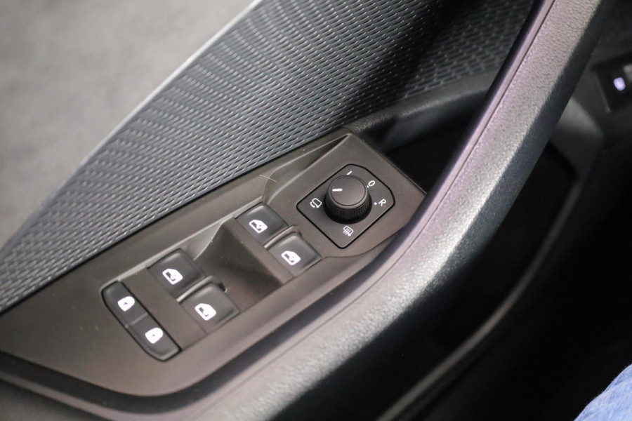 Škoda Octavia Combi 1.4 TSI RS iV PHEV Business 245pk | Head Up display | Verwarmbare voorstoelen | Matrix koplampen | Verwarmbare voorruit