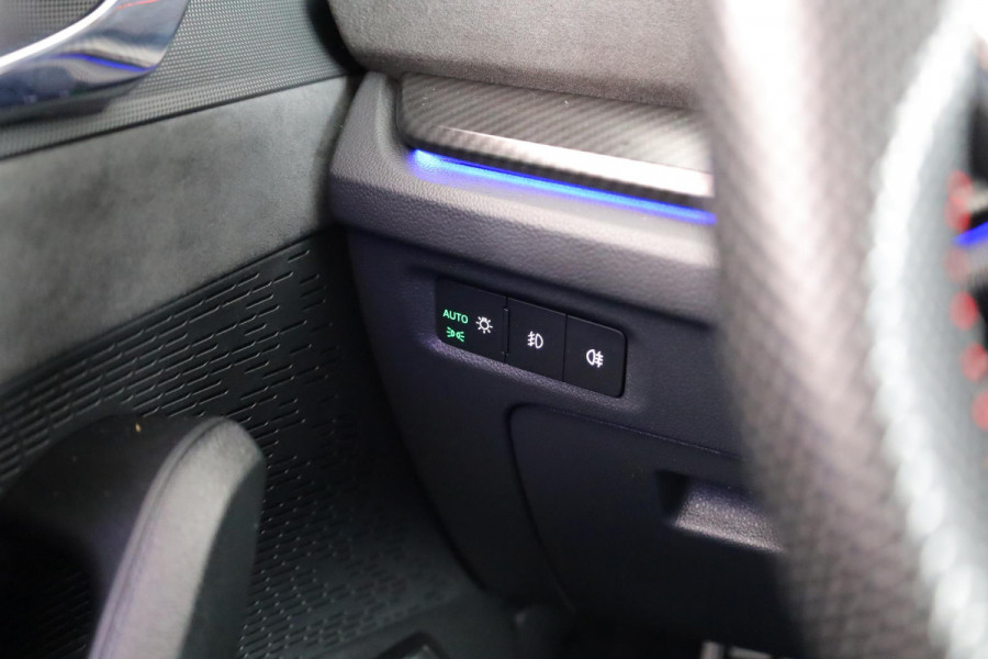Škoda Octavia Combi 1.4 TSI RS iV PHEV Business 245pk | Head Up display | Verwarmbare voorstoelen | Matrix koplampen | Verwarmbare voorruit