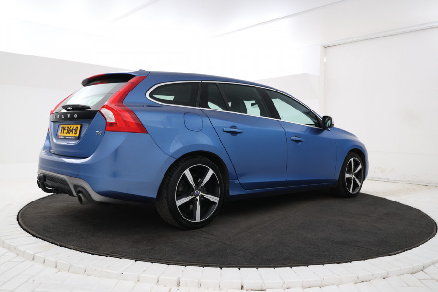 Volvo V60 2.0 T4 R-Design 190Pk Automaat, Navigatie, Trekhaak, Climate,