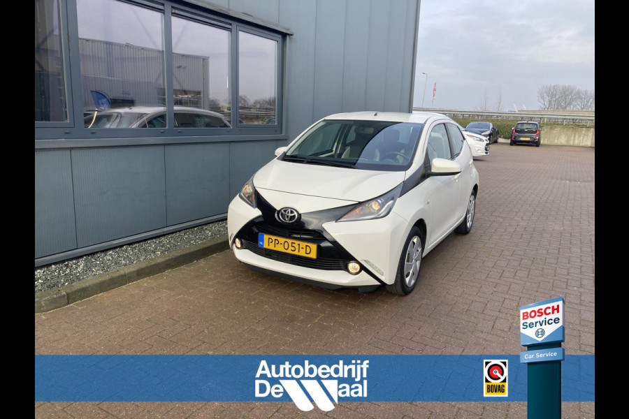 Toyota Aygo 1.0 VVT-i X-Play 5-drs. NAVI/CAMERA/AIRCO/MEDIA/LIMITER