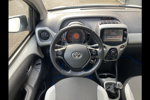 Toyota Aygo 1.0 VVT-i X-Play 5-drs. NAVI/CAMERA/AIRCO/MEDIA/LIMITER