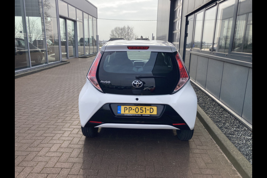 Toyota Aygo 1.0 VVT-i X-Play 5-drs. NAVI/CAMERA/AIRCO/MEDIA/LIMITER