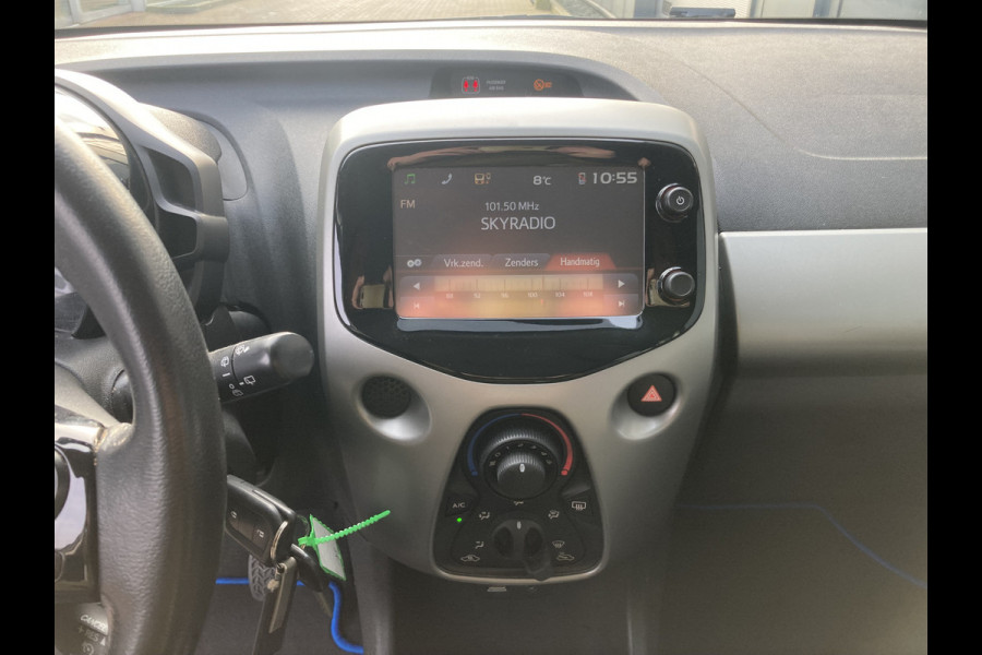 Toyota Aygo 1.0 VVT-i X-Play 5-drs. NAVI/CAMERA/AIRCO/MEDIA/LIMITER