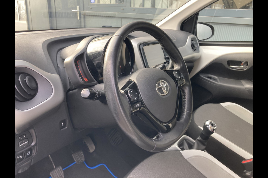 Toyota Aygo 1.0 VVT-i X-Play 5-drs. NAVI/CAMERA/AIRCO/MEDIA/LIMITER