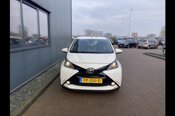 Toyota Aygo 1.0 VVT-i X-Play 5-drs. NAVI/CAMERA/AIRCO/MEDIA/LIMITER